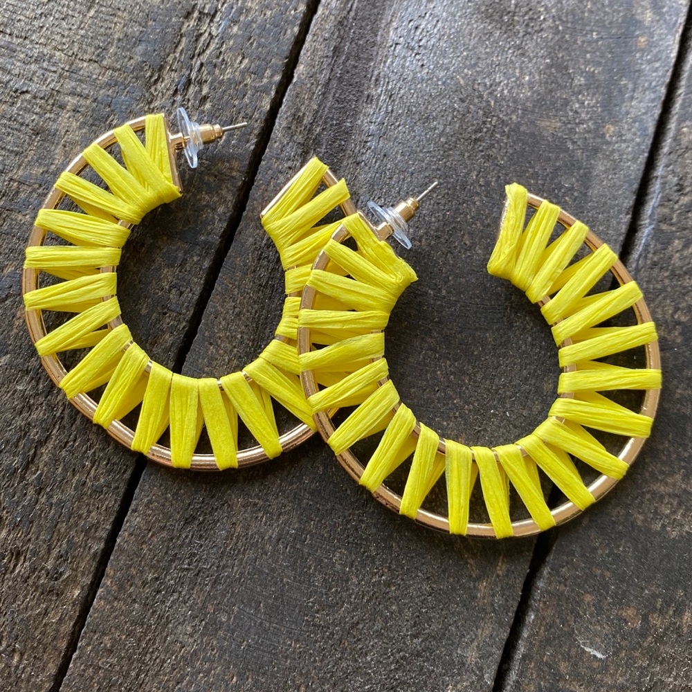 NWOT Yellow Raffia Gold Hoop Earrings